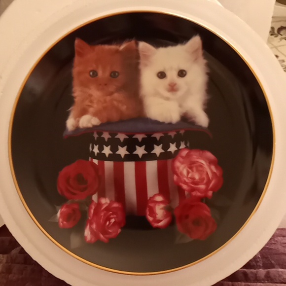 Danbury Mint Plate Collection "Coming Up Roses" 8Plates - Picture 3 of 16